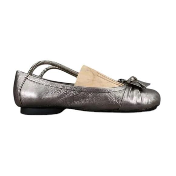 Me Too Shoes Womens 10 Ballet Flats Fashion Slip On Metallic Leather Bow Nicki - Picture 2 of 15